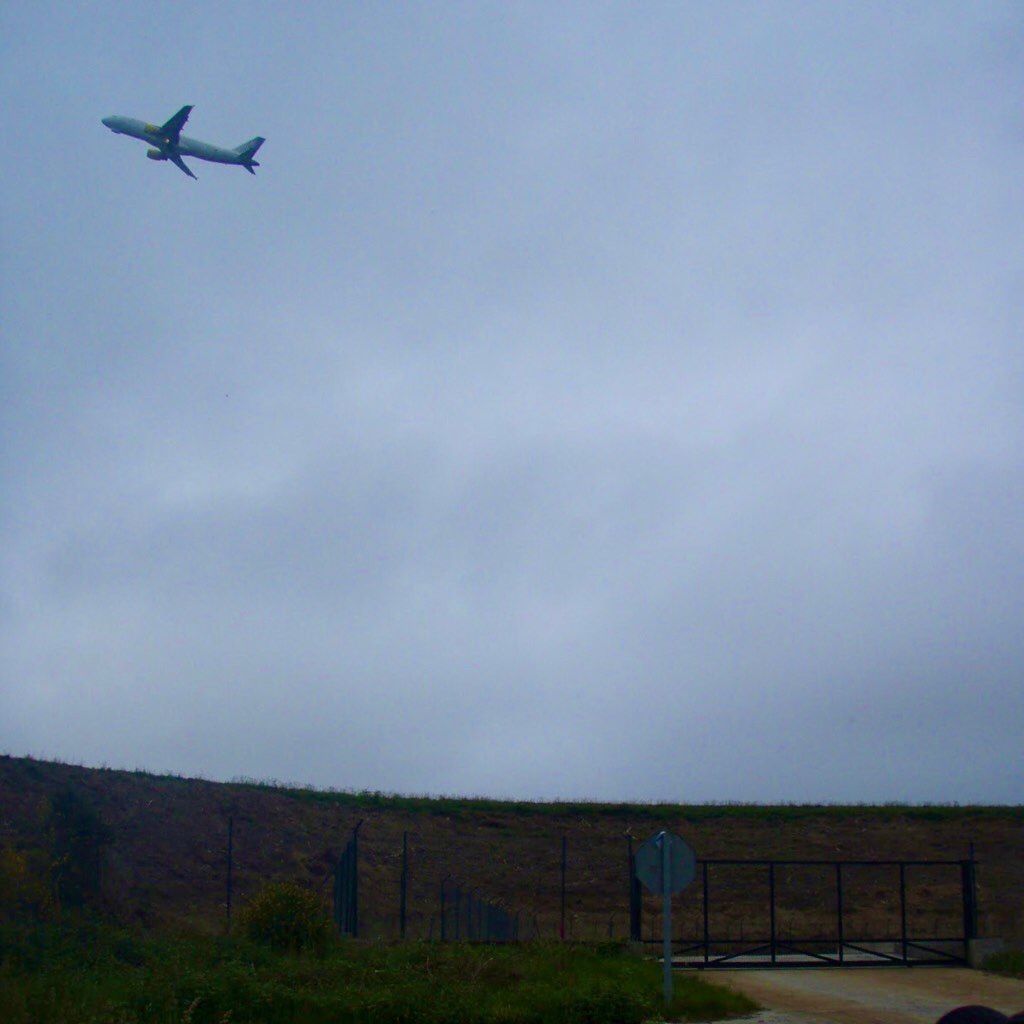 605スペイン巡礼　飛行機　サンティアゴ Santiago