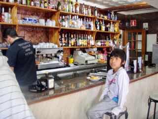 605スペイン巡礼　バル2　サンティアゴ Santiago