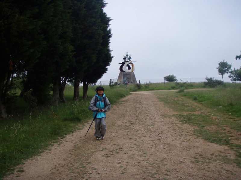 605スペイン巡礼　モニュメントゴゾ2サンティアゴ Santiago