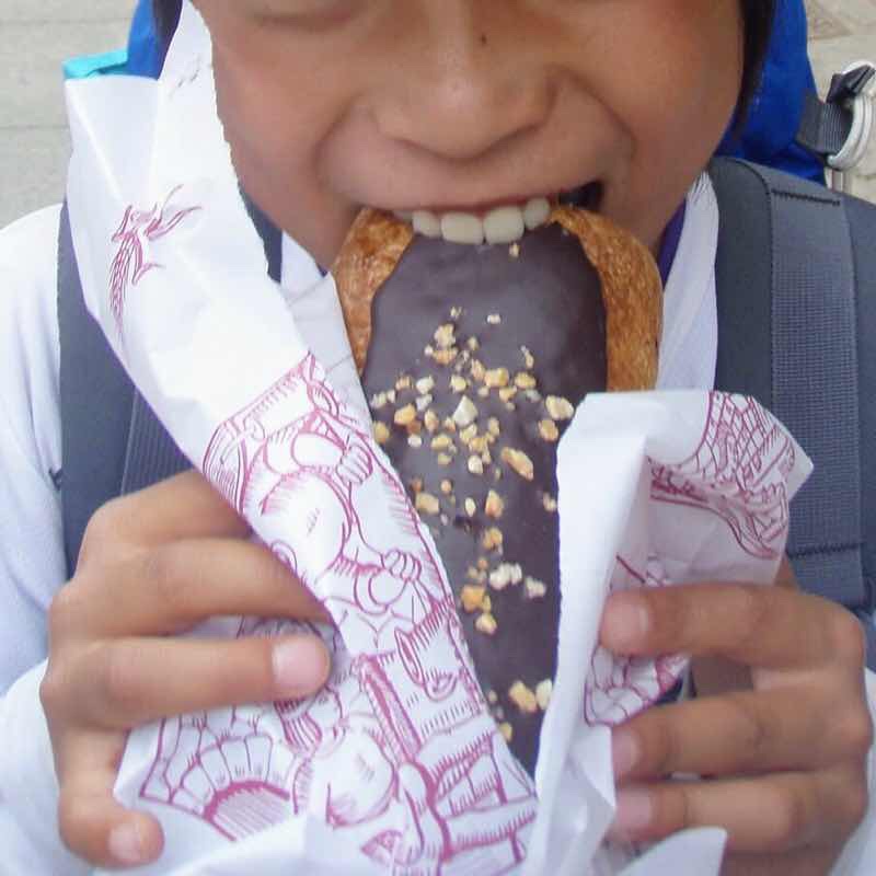 605スペイン巡礼　サンティアゴ Santiago 街　チョコパン