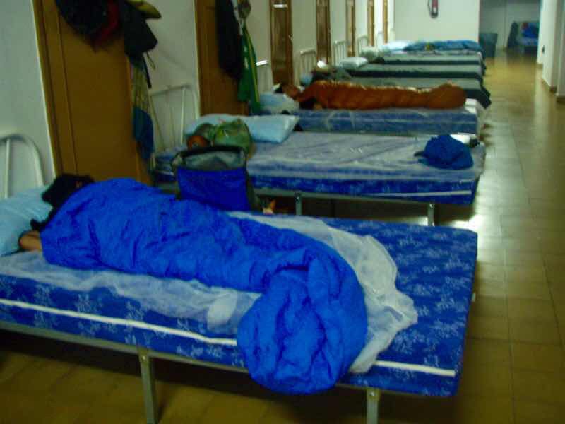 605サンティアゴアルベルゲベッド　camino スペイン