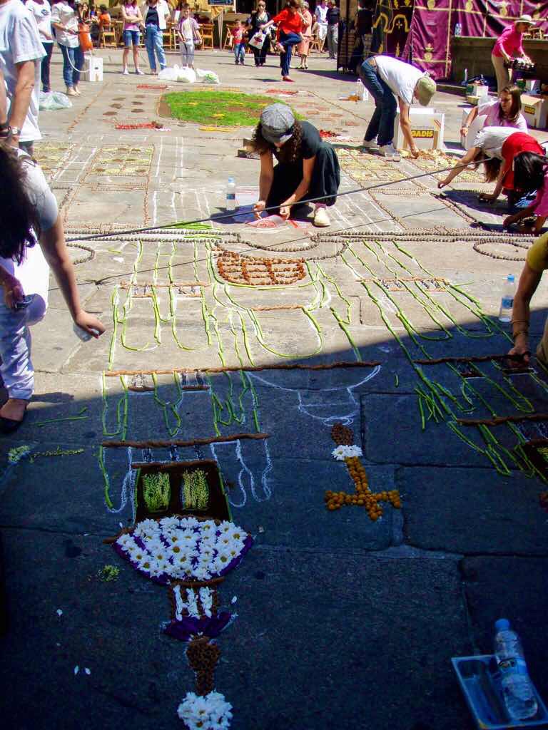 606サンティアゴ Santiago Camino 街並フラワーアート