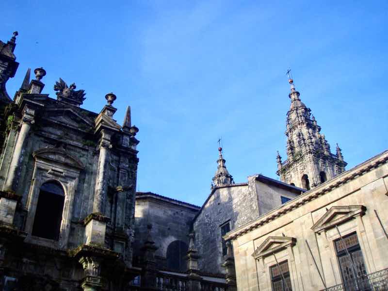 607サンティアゴ巡礼　サンティアゴ大聖堂横　カミーノ