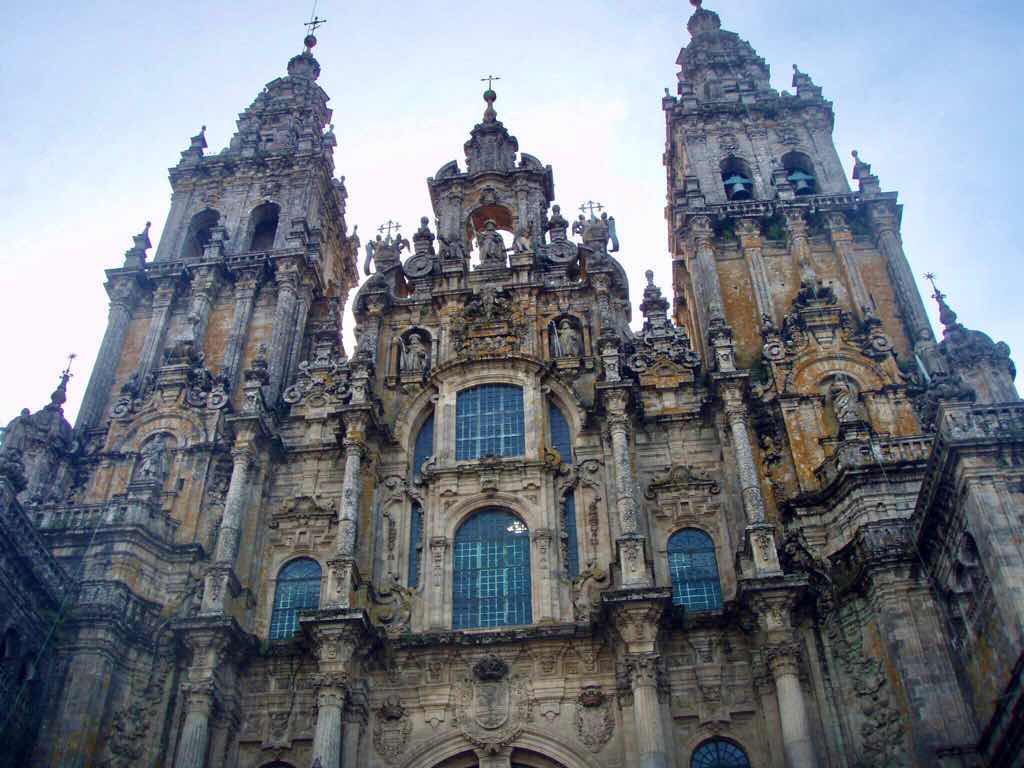 607サンティアゴ巡礼　サンティアゴ大聖堂　アップ　カミーノ