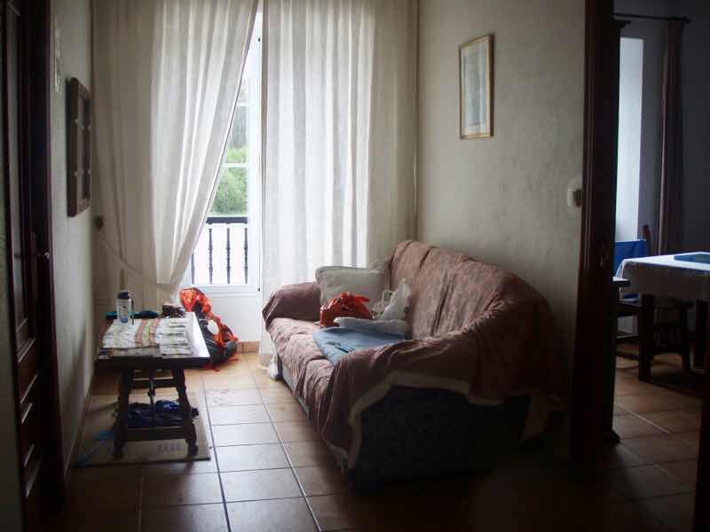 608サンティアゴ巡礼　バル　ソファ　カミーノ　アス・マロナス