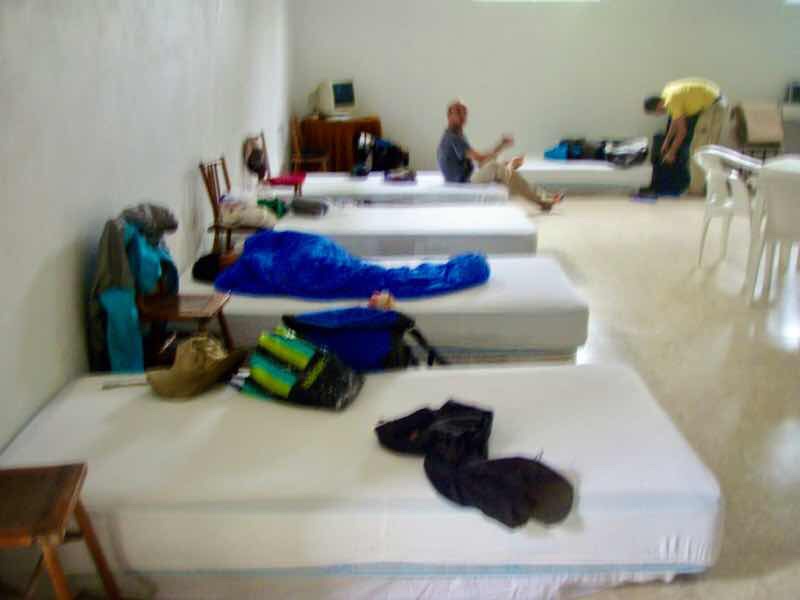 608サンティアゴ巡礼　バル　簡易ベッド　カミーノ　アス・マロナス