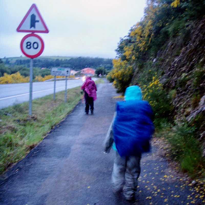 609 サンティアゴ巡礼　田舎道出発12　左80カミーノ　セー