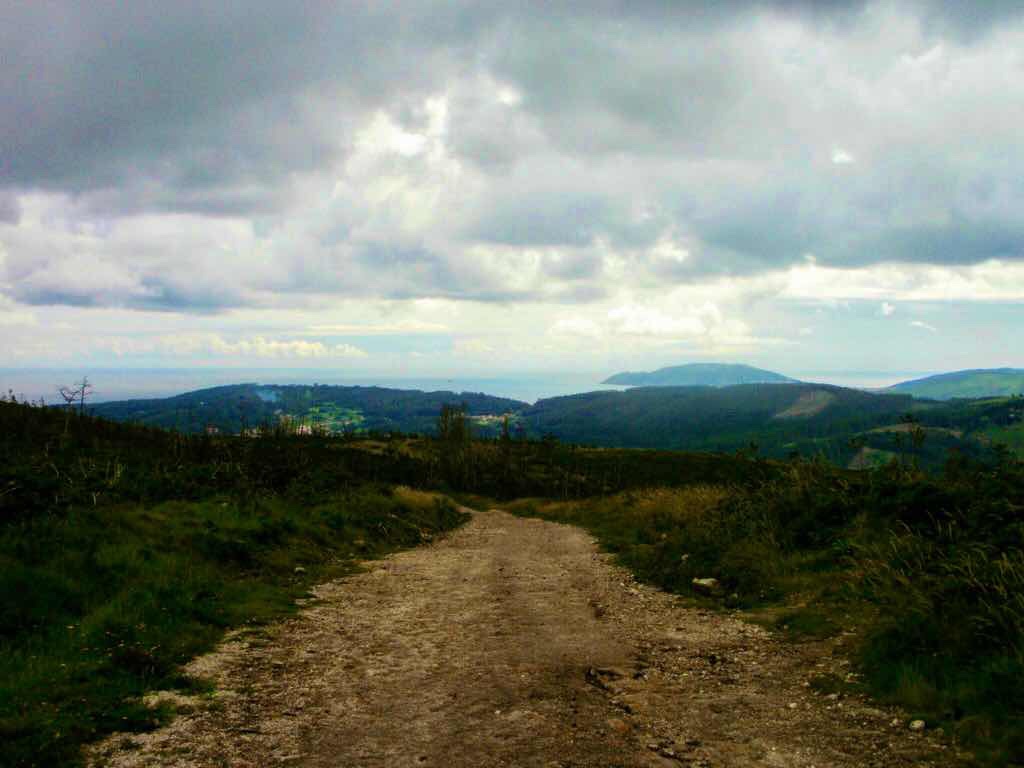 609 サンティアゴ巡礼　海がみえた景色 カミーノ　セー