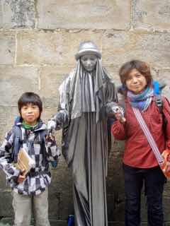 サンティアゴ大聖堂前 大道芸シルバー caminoスペイン巡礼