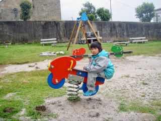 611 サンティアゴ巡礼　フィステラ　公園シーソー2カミーノ