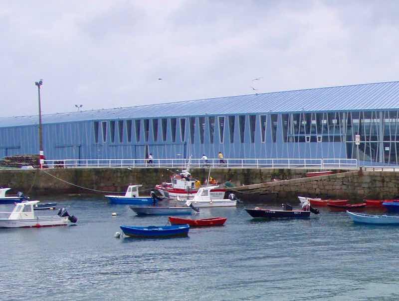 611 サンティアゴ巡礼　フィステラ　港建物　カミーノ