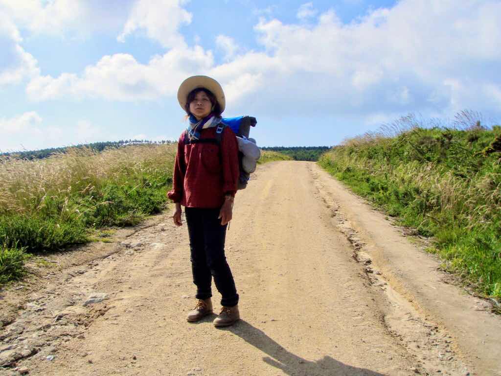 613ムシア　サンティアゴ巡礼　最終地Muxia　田舎道3 雲