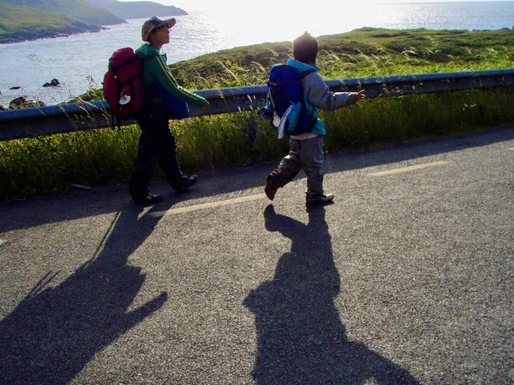 613ムシア　サンティアゴ巡礼　最終地Muxia12 青空走る