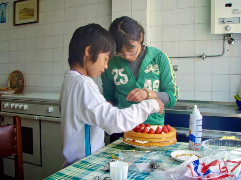 614サンティアゴ巡礼　最終地Muxia ケーキ12作る