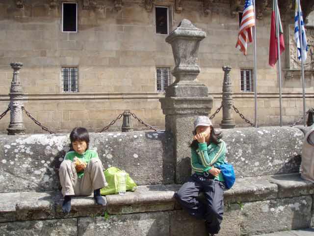 615 Santiago town カテドラル広場ベンチ 12