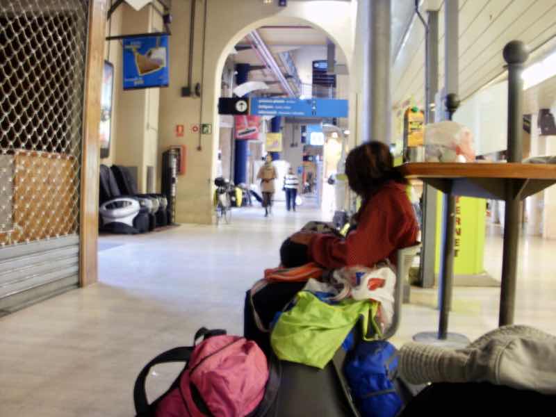 616 バルセロナ北バスステーションの中