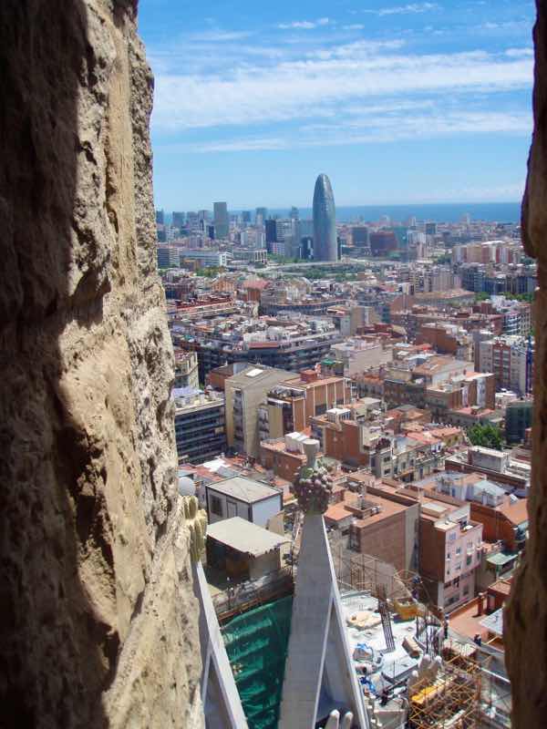 616サグラダファミリア　左石壁　バルセロナ街