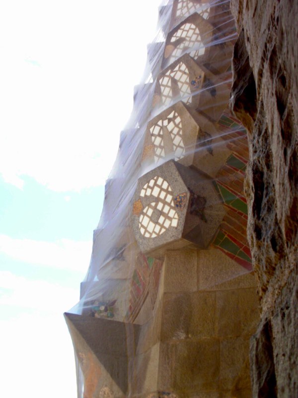 616サグラダファミリア　文字飾り塔　見下ろす