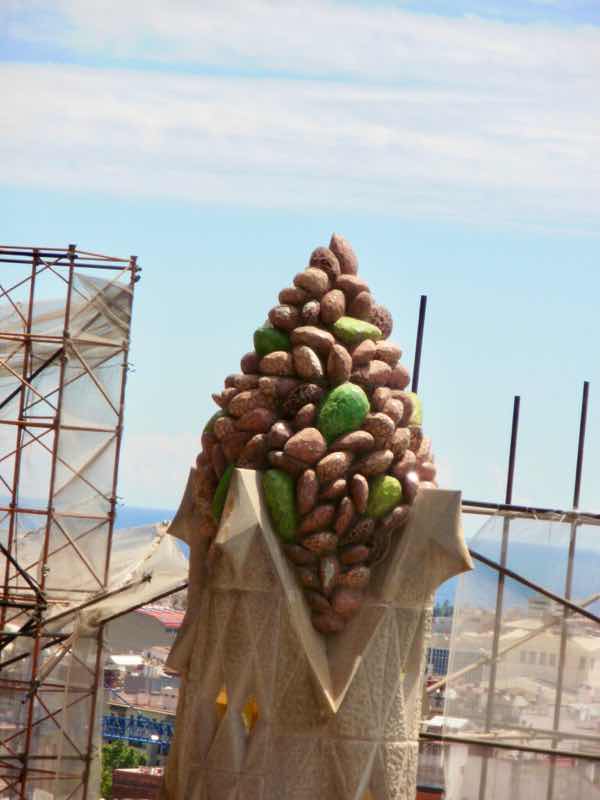 61サグラダファミリア　アーモンド塔