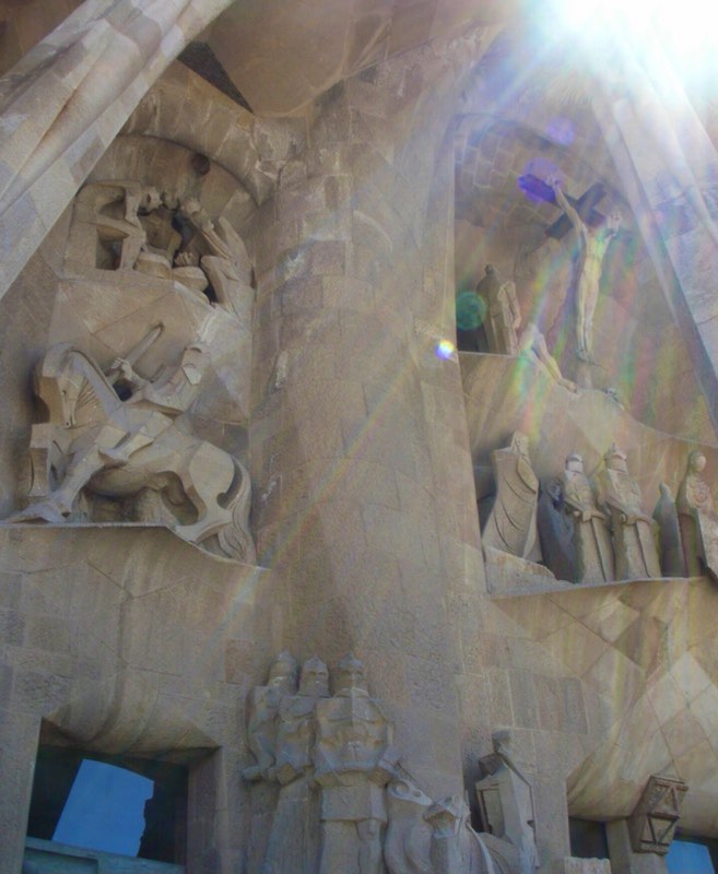 616サグラダファミリア　受難の門　光