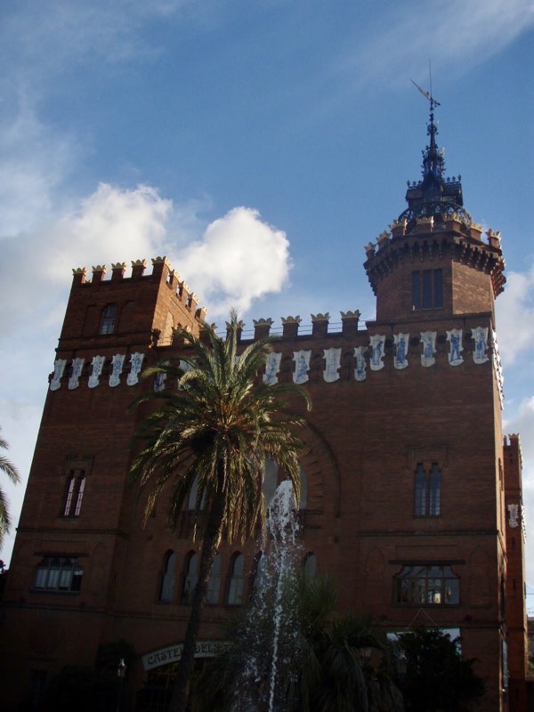 617バルセロナ　四角チャーチ