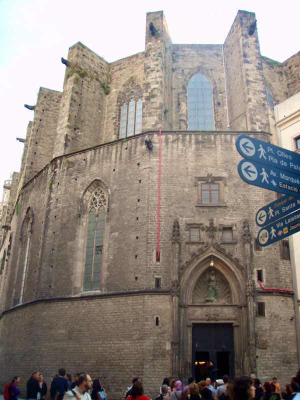 617 617バルセロナ　円形チャーチ