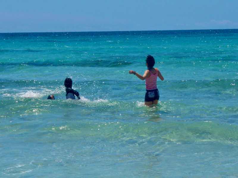 618メノルカ島　海水浴　Menorca 12波