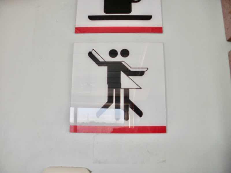 617メノルカ港　トイレマーク