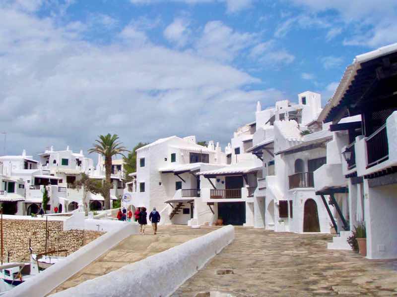 618メノルカ島Menorca 白い街入り口