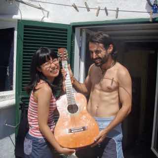 623メノルカ島 Menorca h1ギター