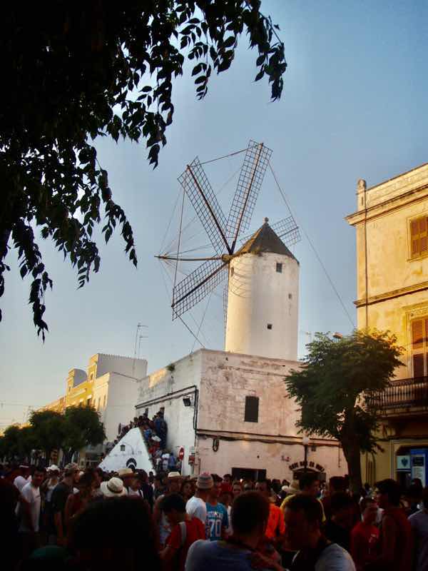 623メノルカ島 サン•フアン 馬祭り Menorca シウタデラ風車教会