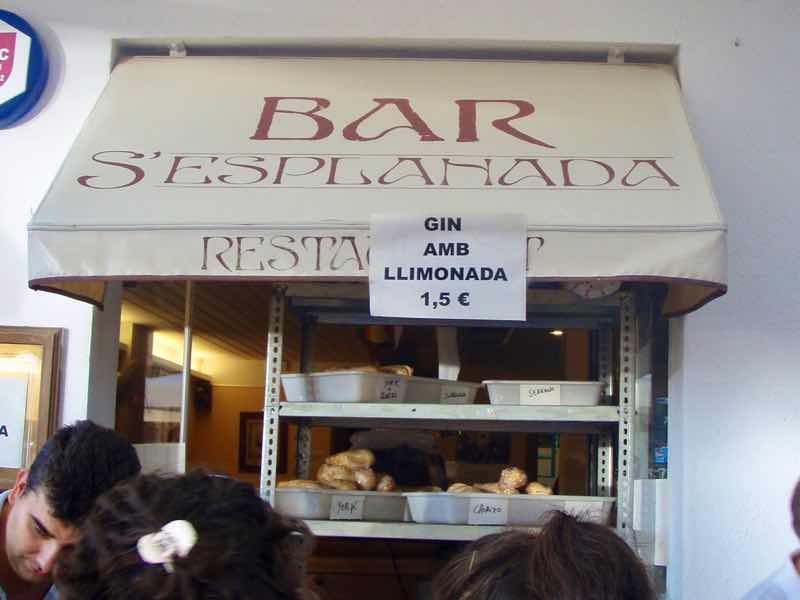 623メノルカ島 サン•フアン 馬祭り Menorca バル　レモネード酒