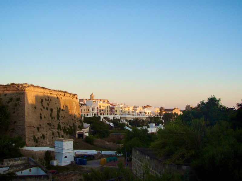 623メノルカ島 サン•フアン 馬祭り Menorca シウタデラ　眺め建物