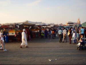 626マラケシュバザール 広場 人々