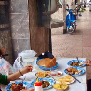 626モロッコ料理 チキン パン