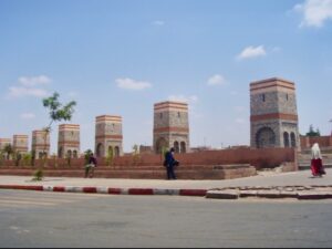 626モロッコ マラケシュ モスク並ぶ