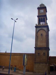 626モロッコ カサブランカバス窓からモスク