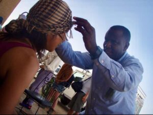 629サハラ砂漠ラクダトレッキング　頭布巻きおじさん3