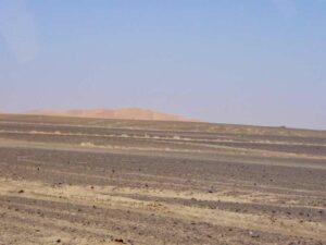 629 サハラ砂漠　子連れ旅　車窓荒野