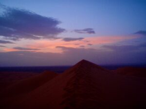 629 サハラ砂漠　砂山稜線　夕焼け